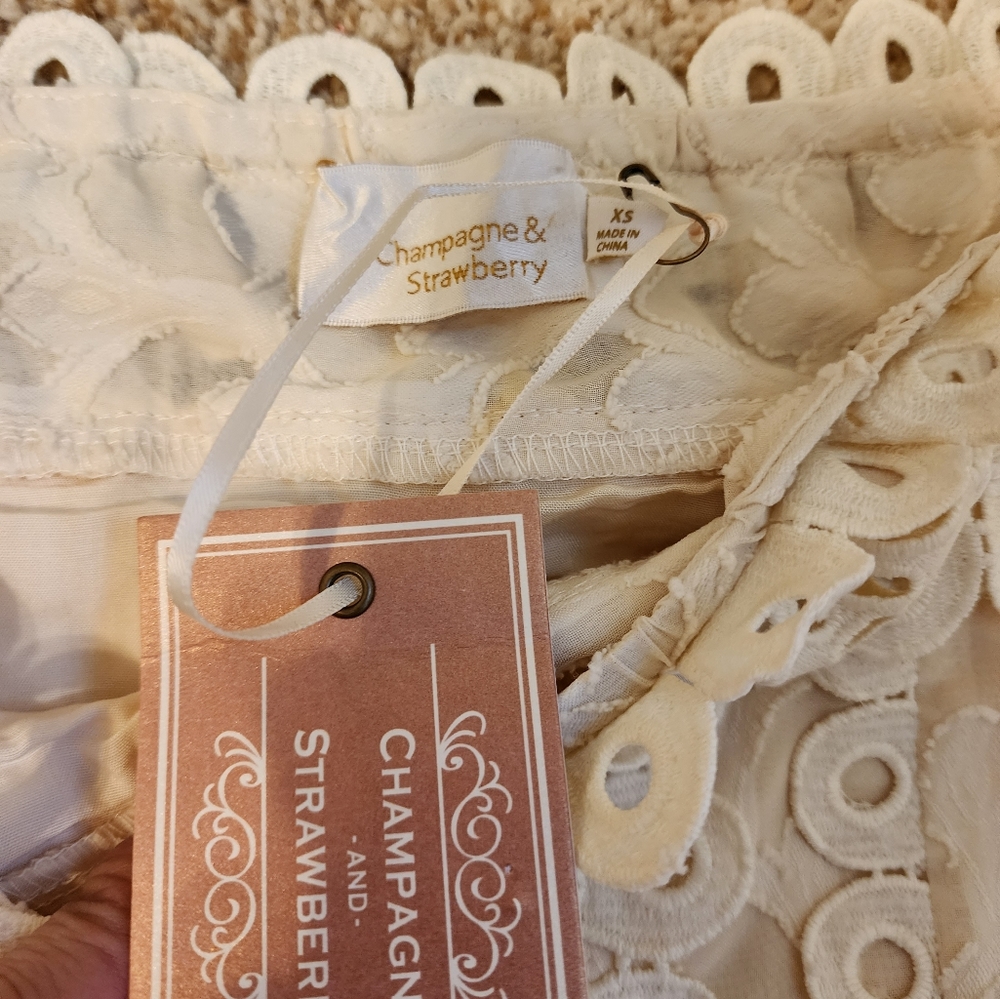 NWT Champagne & Strawberry off-the-shoulder lace dress - Picture 4 of 6